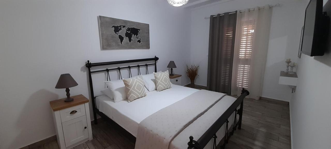 Apartamento Alisachni Kini Exterior foto